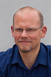 Dr. Christian Schloegl Dr. Christian Schloegl